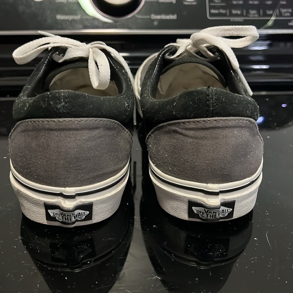 Vans - Picture 2 of 5